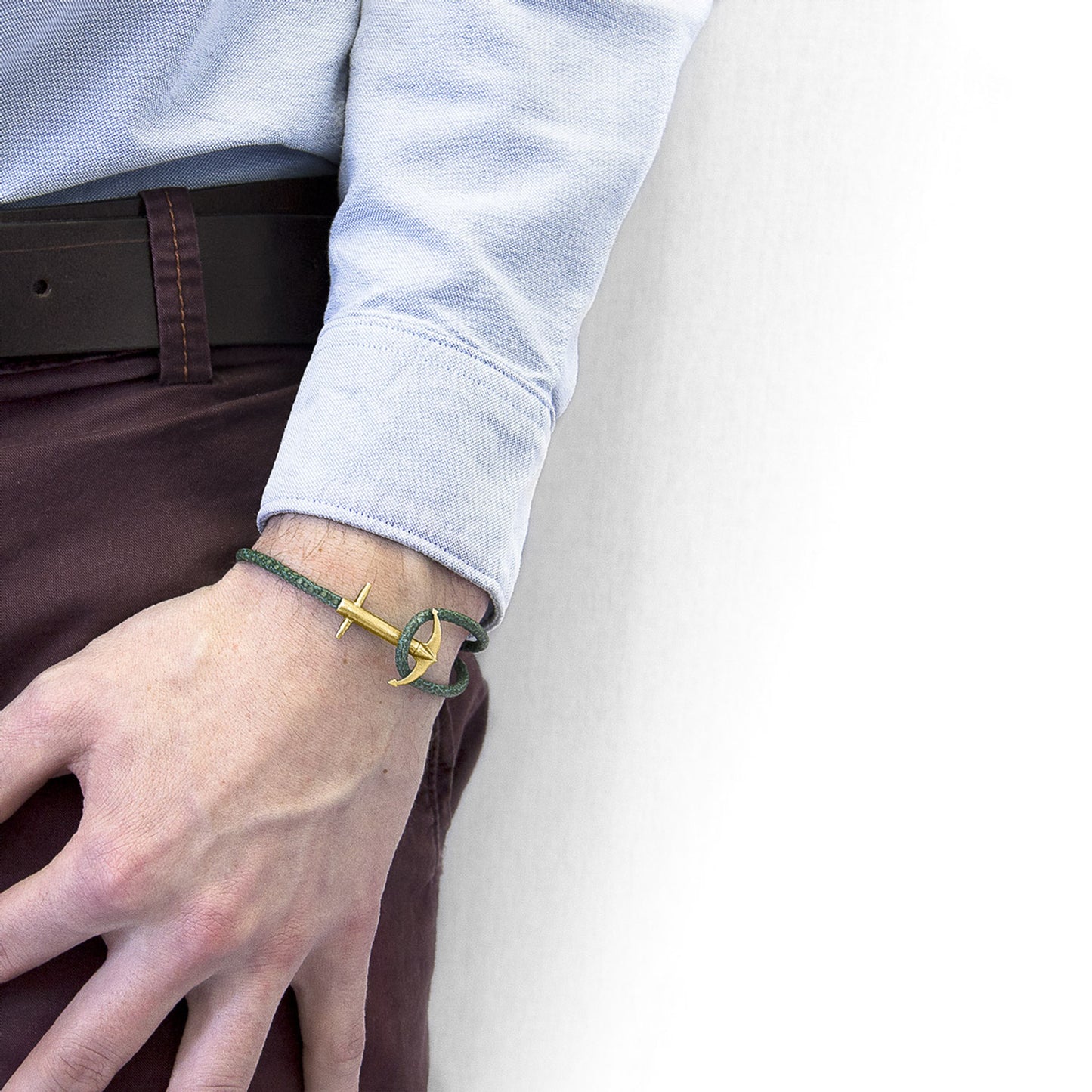Anchor & Crew Racing Green Admiral Anchor – 9ct Yellow Gold & Stingray Leather Bracelet - British Handmade