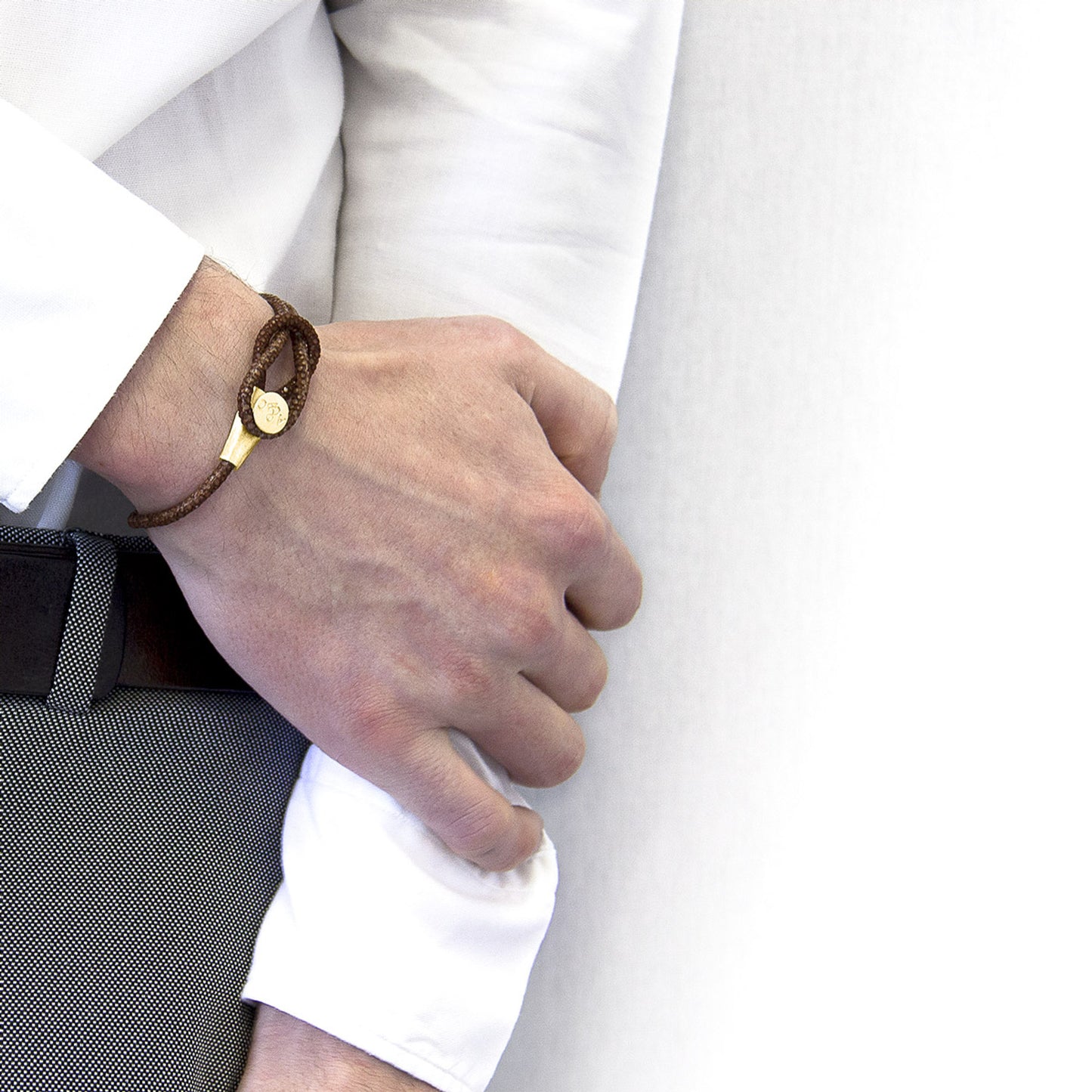 Anchor & Crew Dundee – Mocha Brown Stingray Leather & 9ct Yellow Gold Bracelet – Understated Refinement - British Handmade