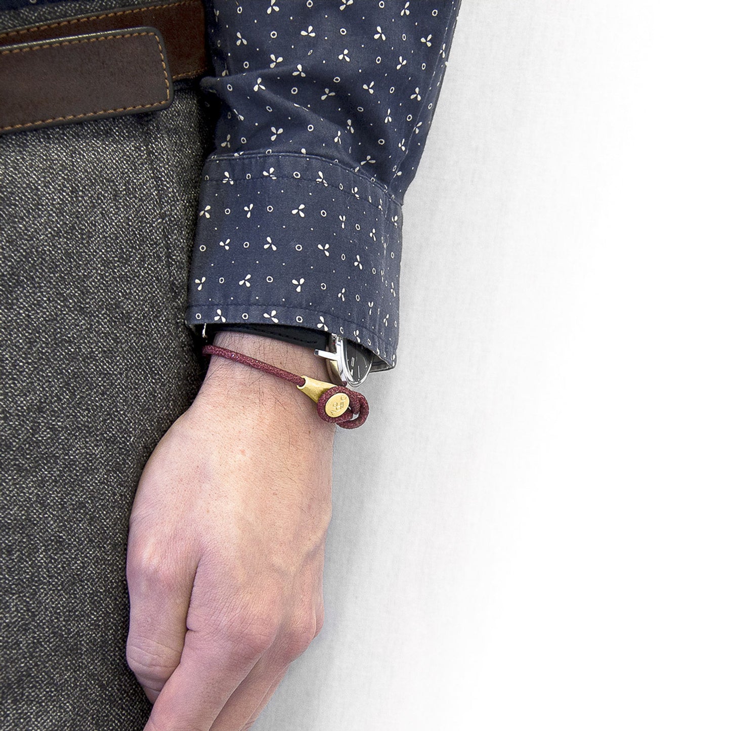 Anchor & Crew Dundee – Bordeaux Red Stingray Leather & 9ct Yellow Gold Bracelet – British Craftsmanship