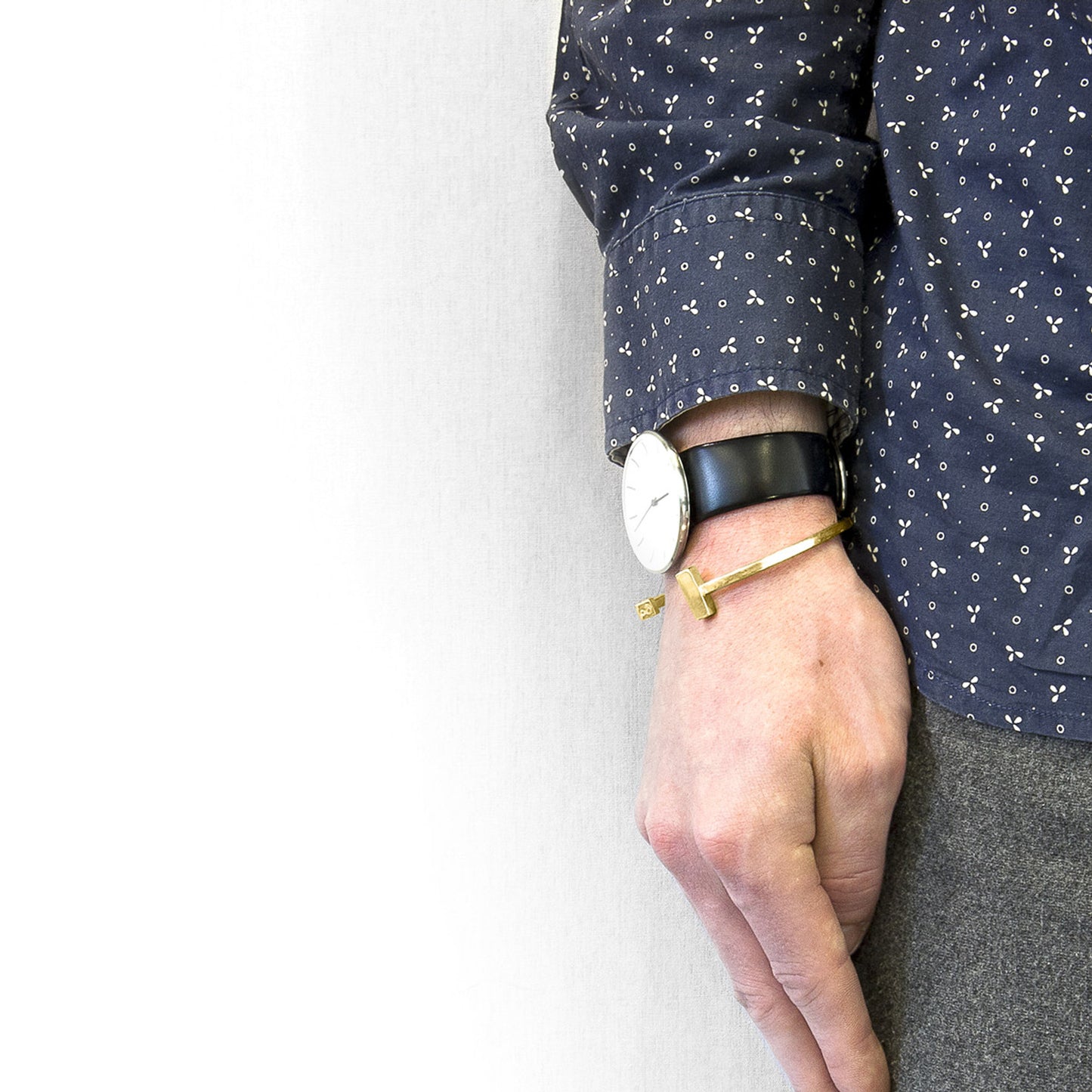 Horizon -  9ct Yellow Gold Bangle – Handmade British Jewelry