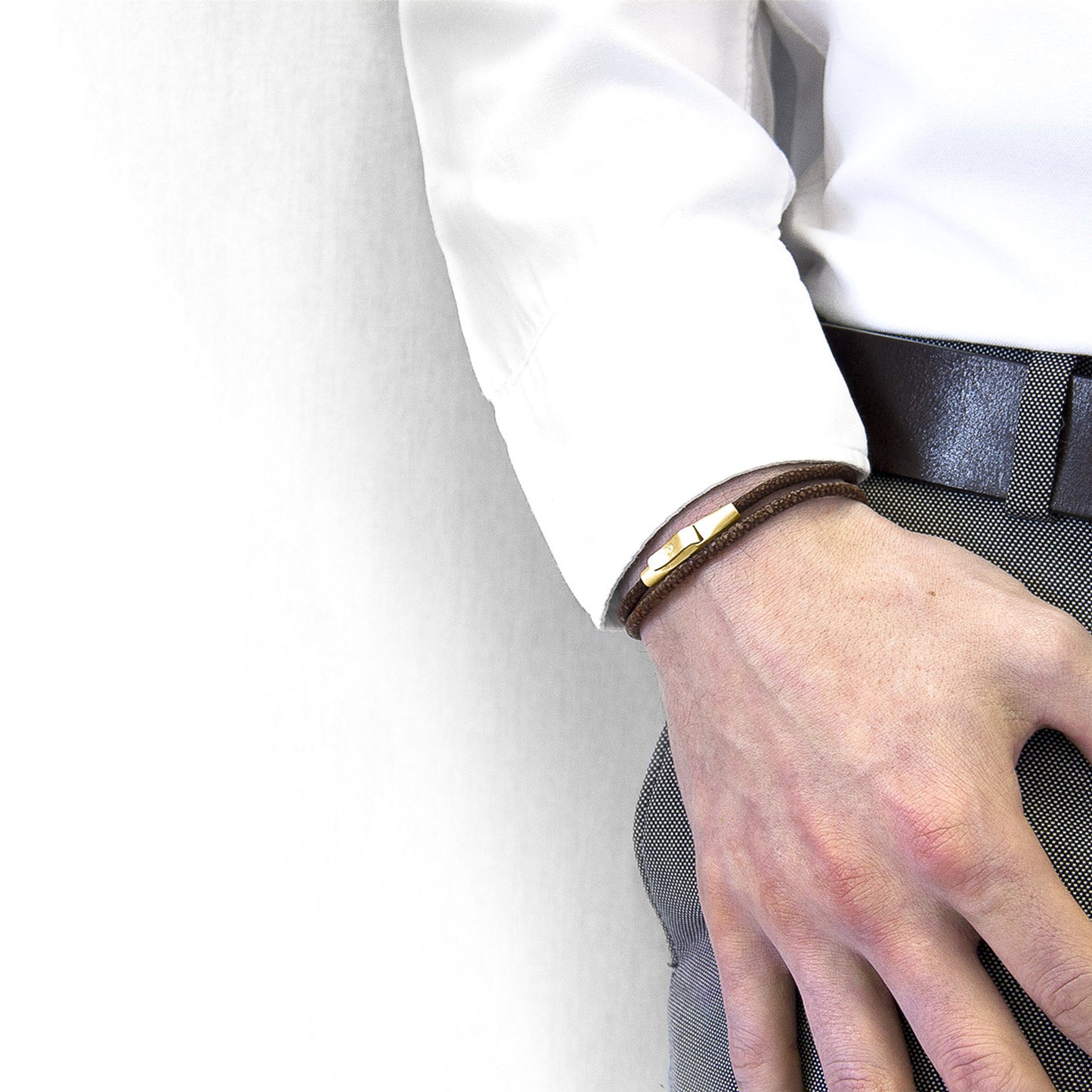 Anchor & Crew Liverpool – Mocha Brown Stingray Leather & 9ct Yellow Gold Bracelet – Handmade British Jewelry