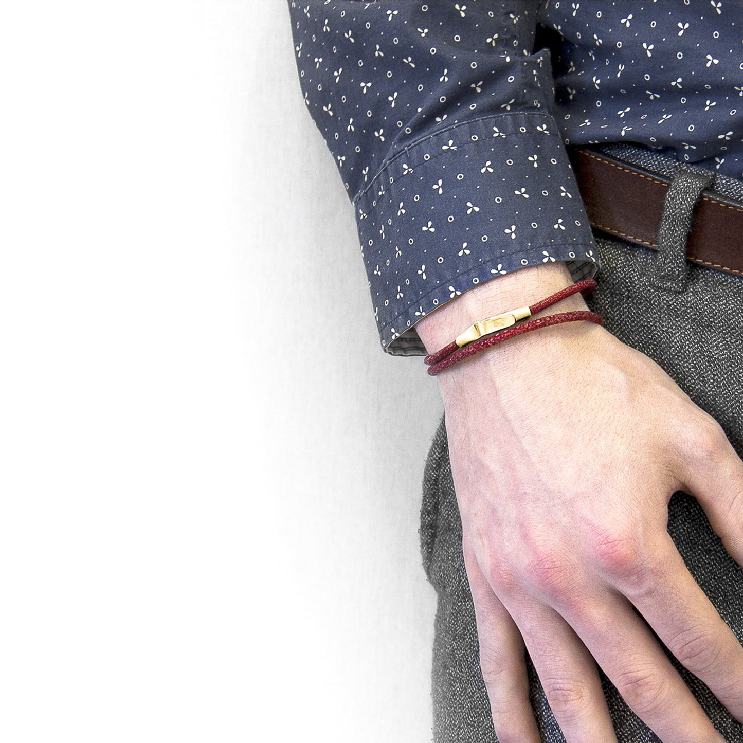 Anchor & Crew Liverpool – Bordeaux Red Stingray Leather & 9ct Yellow Gold Bracelet – Handmade British Jewelry