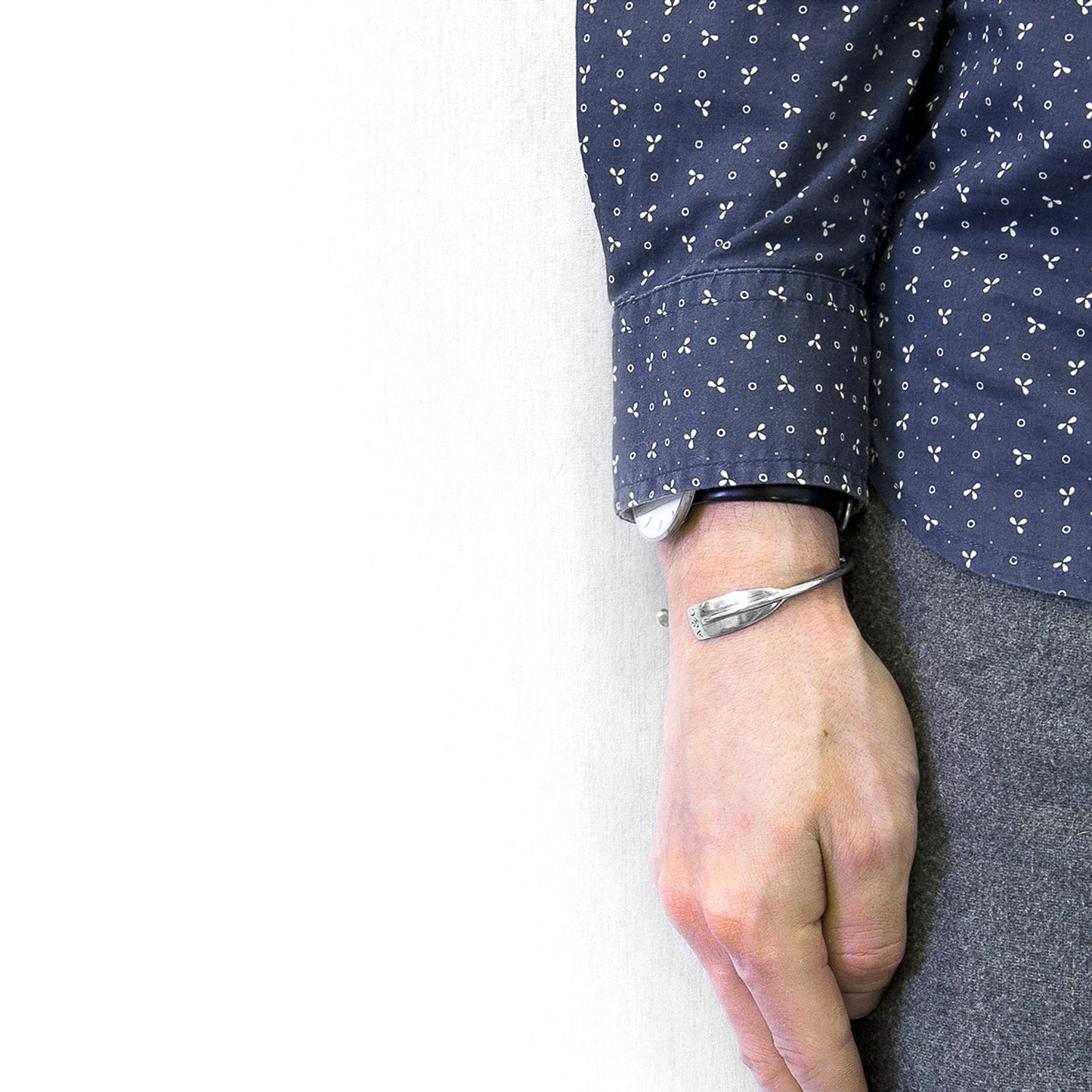 925 Sterling Silver Bangle - Golden Crown